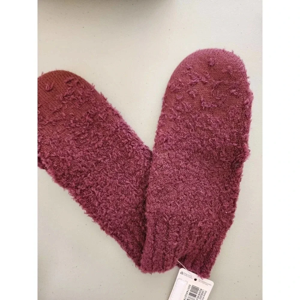 NWT Lululemon Women's Ombre Knit Textured Mittens Size M/L Red Merlot